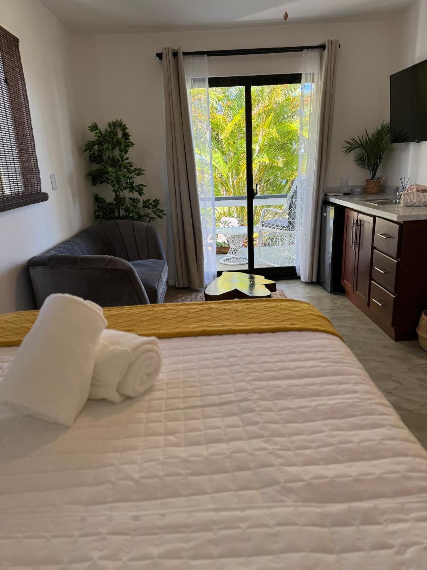Catalina, Cabrera Oceanview Multi 2 Bd 2 Bath Condo Units With Balcony And Pool Esterno foto